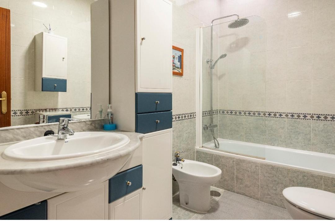 Habitacion Amplia Y Luminosa Coria del Río エクステリア 写真